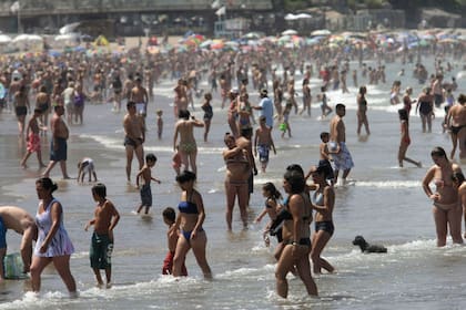 Los protectores solares también deben aplicarse luego de que la piel estuvo expuesta al agua