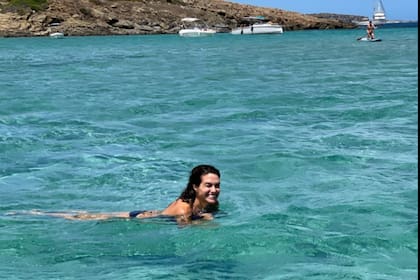 El mar es una de las pasiones de Raggi. Con Repetto, tienen su casa en Punta del Este, la ciudad uruguaya: "Tengo un horizonte y un océano que mirar cada mañana. Más no puedo pedir", le dijo a ¡Hola! Argentina en una entrevista.