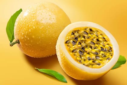 El maracuyá: se consume poco como fruta fresca y mucho en formato procesado