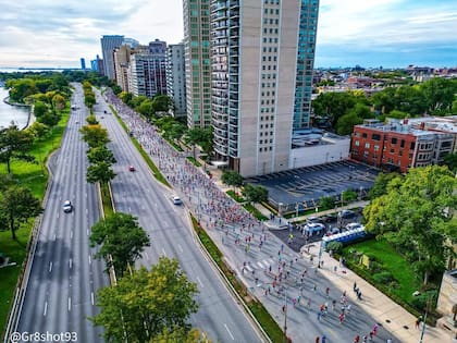 El Maratón de Chicago reúne más de 53.000 corredores de todo el mundo que compiten por las calles de la ciudad (Instagram/@gr8shot93)