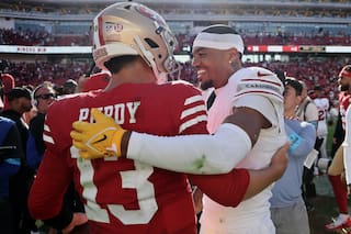 Purdy lanza cuatro pases de anotación y guía a los 49ers diezmados a vencer 36-30 a Cardinals