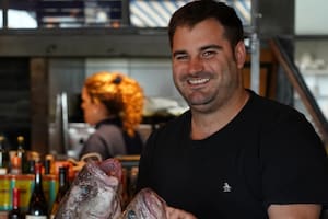 Fran Rosat, chef experto en paellas: “La gente no puede resistirse a revolver y arruina el arroz”
