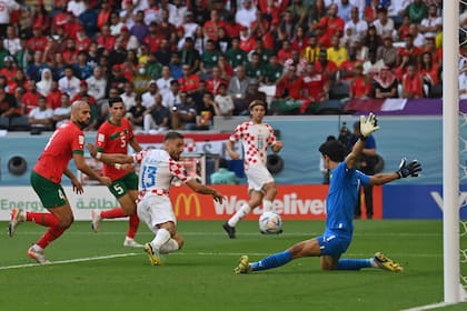 El marroquí Yassine Bounou salva el arco contra Croacia en el estadio Al Bayt