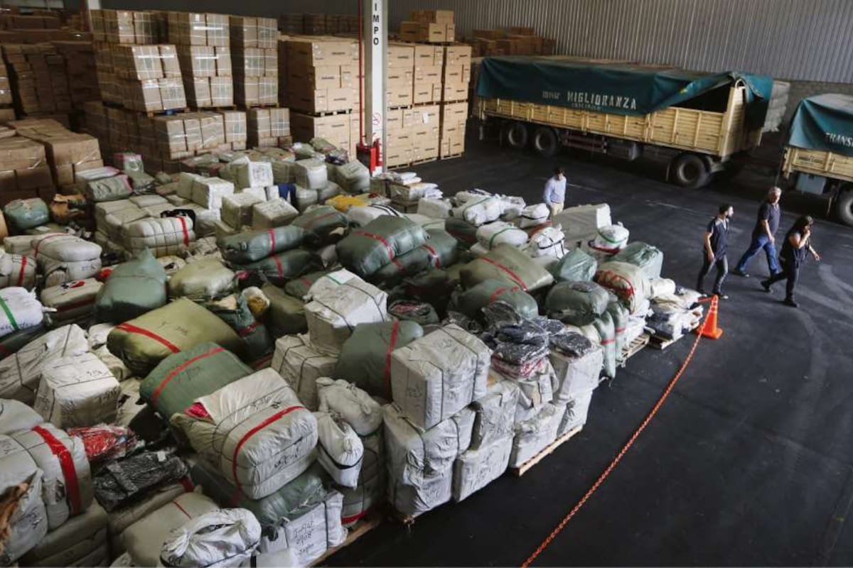 El material encontrado en 290 contenedores será entregado a organizaciones sociales