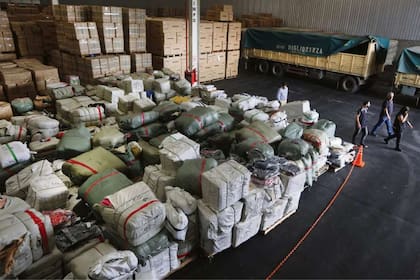 El material encontrado en 290 contenedores será entregado a organizaciones sociales