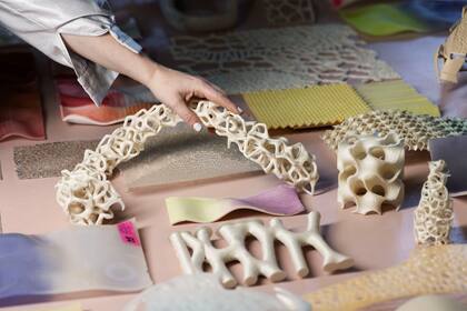 El material utilizado para la instalación es el bioplástico Nuatan impreso en 3D patentado por Crafting Plastics