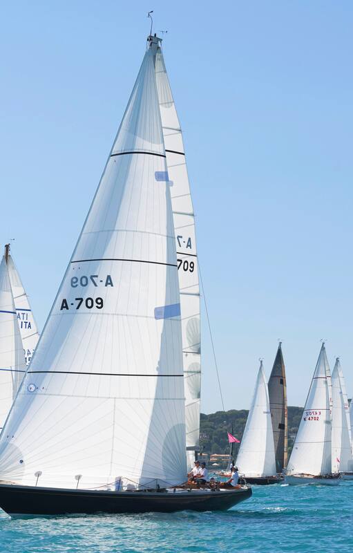 El Matrero sobre la costa de Antibes, en la regata de 2023.