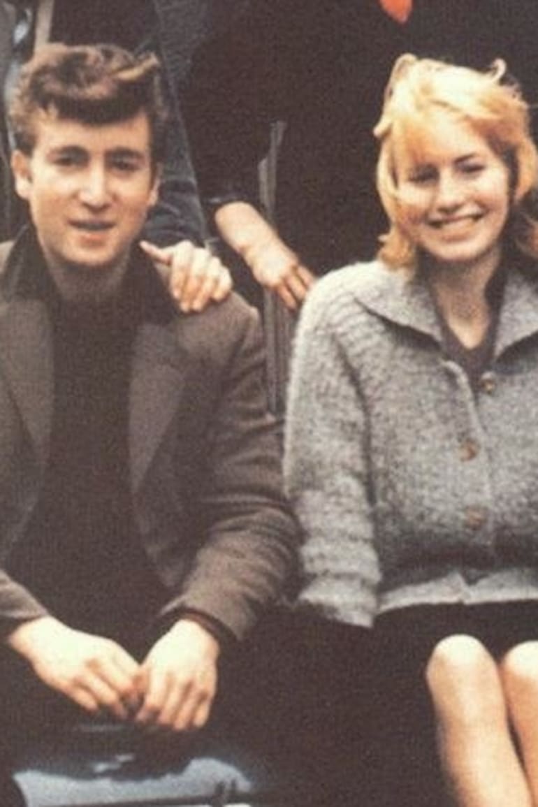El matrimonio de John y Cynthia duró seis años. Ella se casó embarazada de su hijo Julian y durante un tiempo vivió oculta de los fans de The Beatles