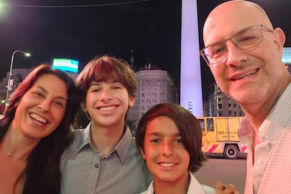 El matrimonio estaba compuesto por la pareja y sus dos hijos, todos fueron encontrados sin vida