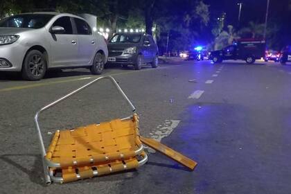 El matrimonio estaba sentado en el pasto, según las primeras versiones