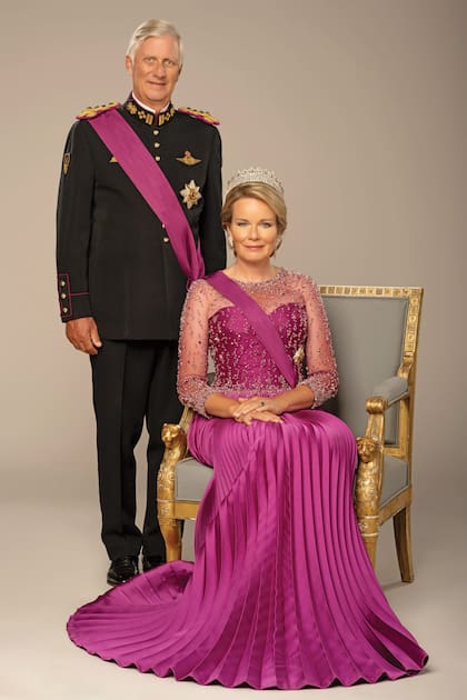 El matrimonio real lució la banda de la Orden de Leopoldo, la más importante distinción de Bélgica.