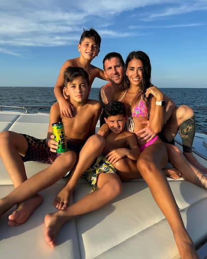 El matrimonio tiene tres hijos, Thiago, Mateo y Ciro (Foto: Instagram @leomessi)