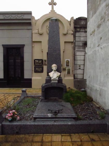 El mausoleo en honor a Matías Behety se construyó en 1925 por orden de su familia