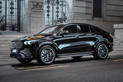 El mayor ajuste entre los autos de alta gama se observó en el AMG GLE 53 Coupé de Mercedes Benz, cuyo precio de lista se redujo a US$179.900