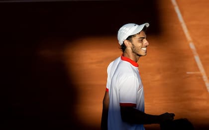 El mayor de los hermanos Cerúndolo, Francisco, de 22 años, no tuvo tanto respaldo económico de sus padres al principio de su carrera, porque no había presupuesto suficiente para tres hijos deportistas de alto nivel.