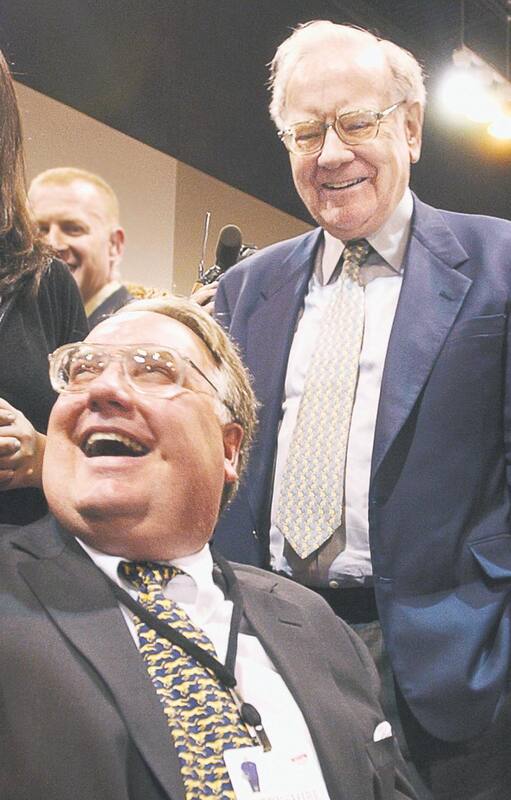 El mayor de los tres hijos de Warren Buffett, Howard, ha integrado la junta de varias empresas.