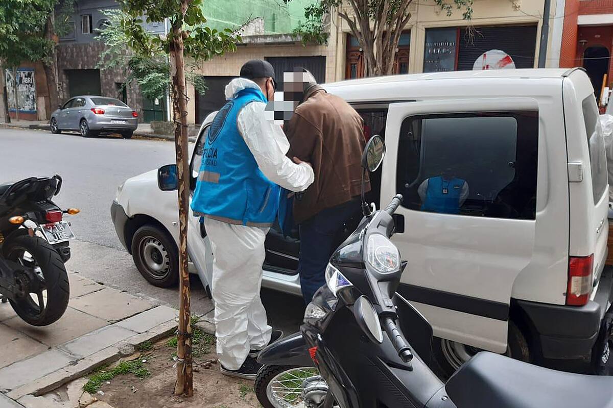 .El médico fue condenado por distribuir imágenes de abusos a una menor de 12 años