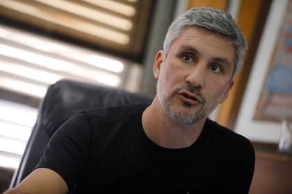 El médico investigador, Gonzalo Pérez Marc, está a cargo del proyecto; también dirigió el ensayo de la vacuna Pfizer