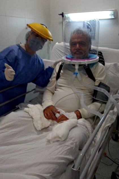 El médico permaneció internado en el mismo centro de salud en el que era, en los hechos, el jefe del área de cirugía.