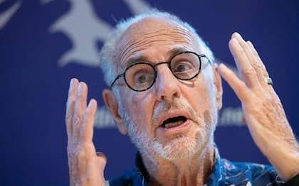 El médico Philip Nitschke es el creador de la cápsula suicida.