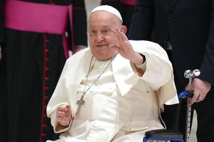 El médico que atendió al Papa en el Gemelli contó que estuvo dos veces al borde de la muerte