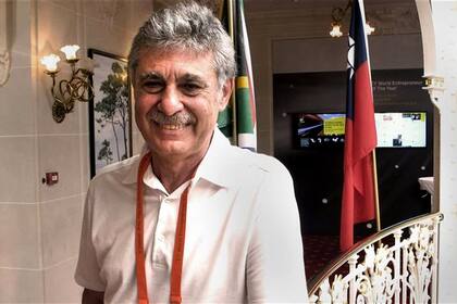 El médico y empresario Hugo Sigman