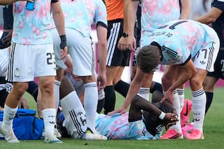 El mediocampista belga Amadou Onana se pierde el resto del Mundial por ruptura de ligamento