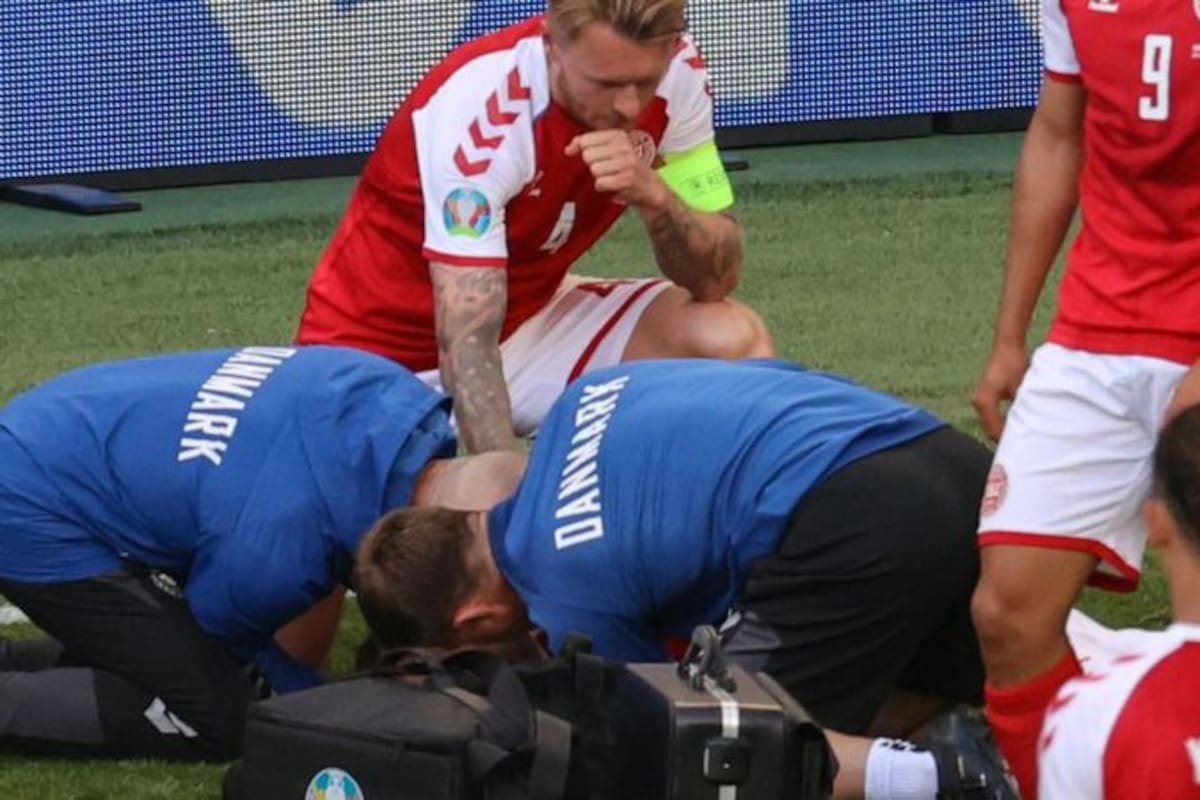 El mediocampista fue atendido en segundos tras desplomarse en la cancha de fútbol