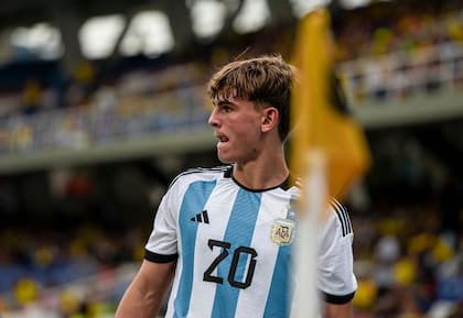 El mediocampista se desarrolla en las inferiores del Real Madrid