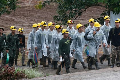 Los equipos de rescate empezaron a primera hora las operaciones