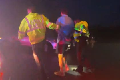 El mejor golfista del mundo en la actualidad es capturado por la policía; una imagen inusual, a pesar de la cual Scheffler terminó jugando un torneo importante en el día, y vaya cómo.