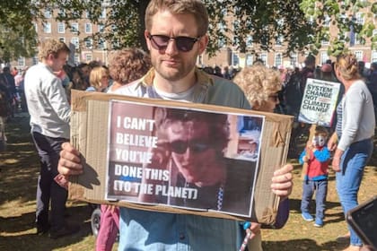 El meme fue utilizado en las más diversas circunstancias a lo largo de estos 14 años, pero Weedon apenas se compró un televisor con los derechos de su propia imagen
