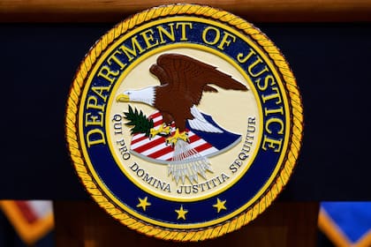 El memorando del Departamento de Justicia (DOJ, por sus siglas en inglés) emitido en junio de 2025, estableció como prioridad la revocación de la ciudadanía para quienes hayan cometido irregularidades o delitos (AP Foto/Julia Demaree Nikhinson, Archivo)