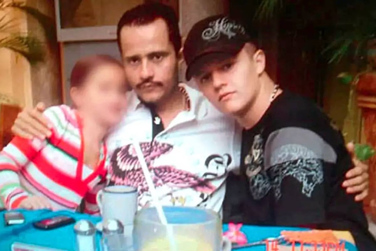 El "Mencho", en el medio de la imagen, acompañado por su hijo Ruben Oseguera Gonzalez, conocido como "El Menchito"(U.S. District Court, District of Columbia)