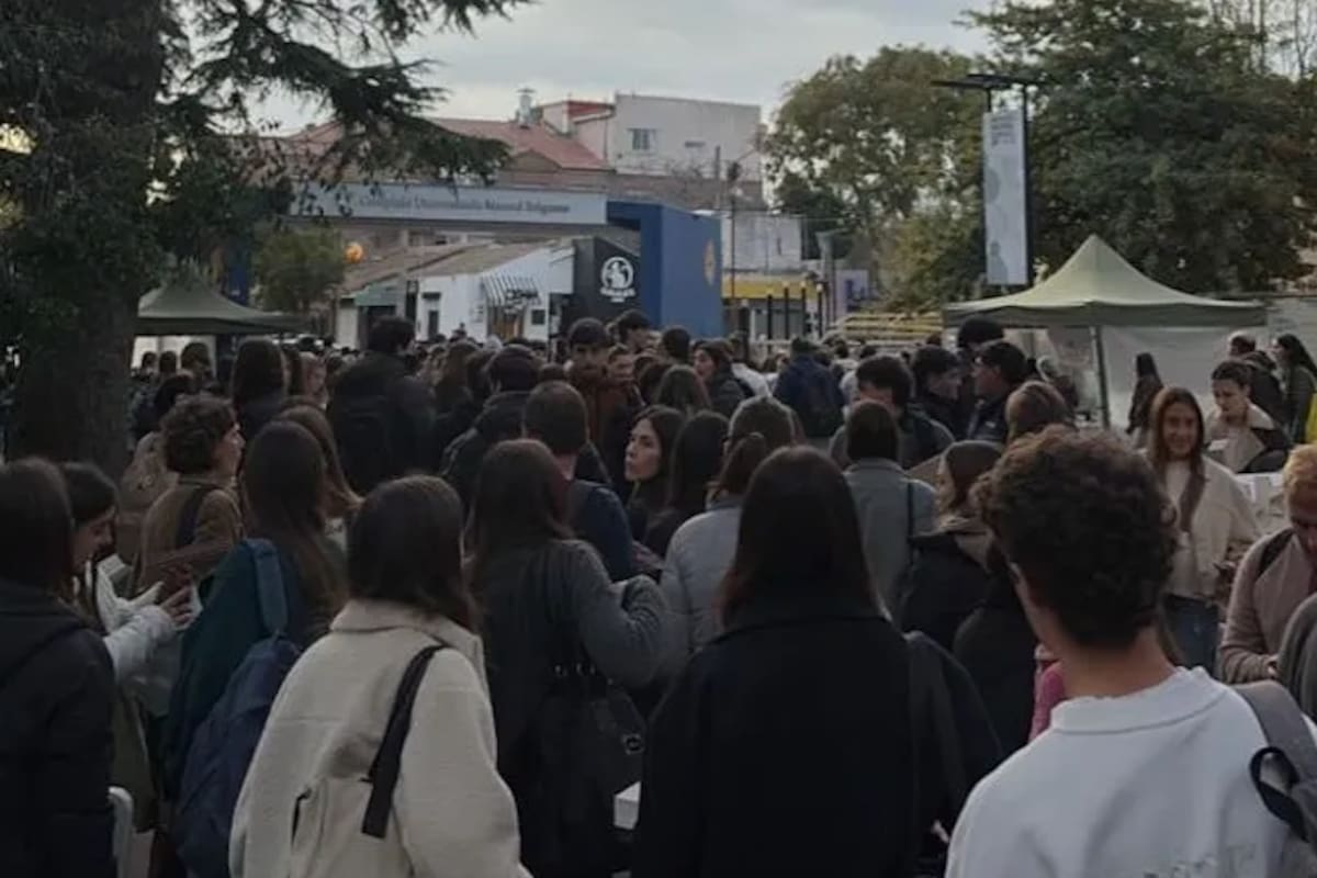 El mensaje obligó a la institución a suspender las clases este martes