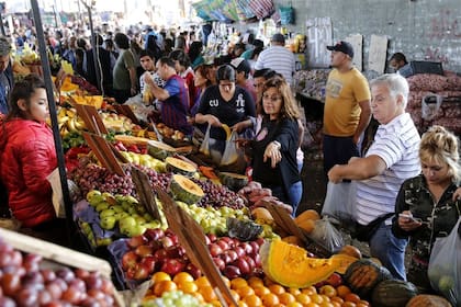 El Mercado Central, repleto de clientes; los sábados es el día de mayor concurrencia
