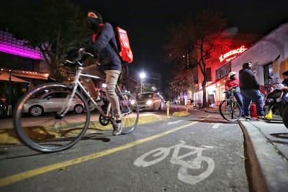 El mercado de apps de delivery en la Argentina se reparte entre Rappi (Colombia) y Pedidosya (Uruguay).