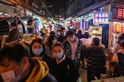 El mercado en Wuhan, provincia central de Hubei, uno de los lugares apuntados por el origen del coronavirus