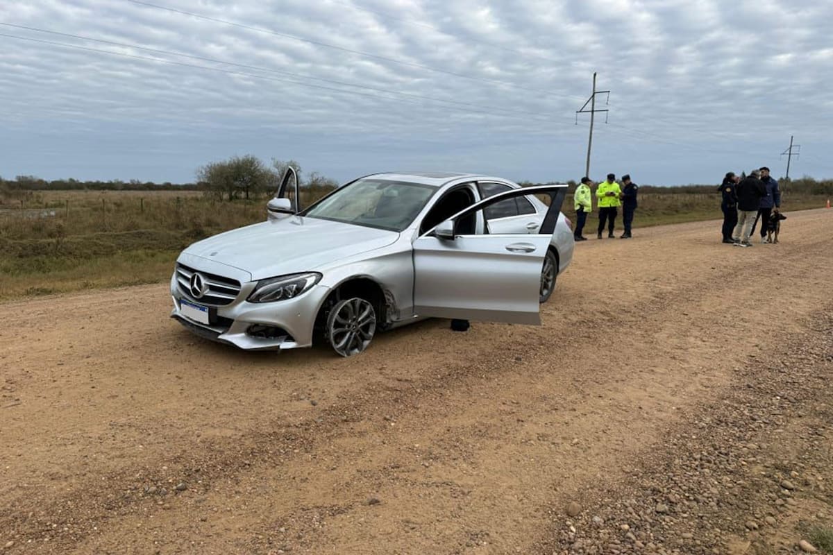 El Mercedes Benz donde transportaban 260 kilos de cocaína