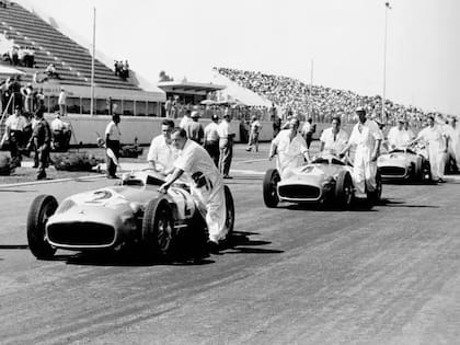 El Mercedes-Benz W 196 R Stromlinienwagen con el que Fangio corrió en la Argentina en 1955