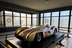 El Mercedes-Benz W196, conocido como la "Flecha de Plata" con el que Fangio coronó sus mayores triunfos