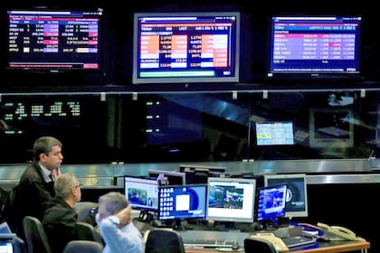 El Merval arrancó bajando 3,91%