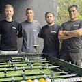 Pasto sintético, jugadores en 3D y mucha innovación: los amigos que crearon un metegol que llegó hasta Di María