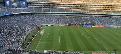 El MetLife comienza a llenarse de fanáticos argentinos y chilenos