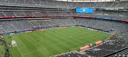 El MetLife Stadium se va poblando poco a poco