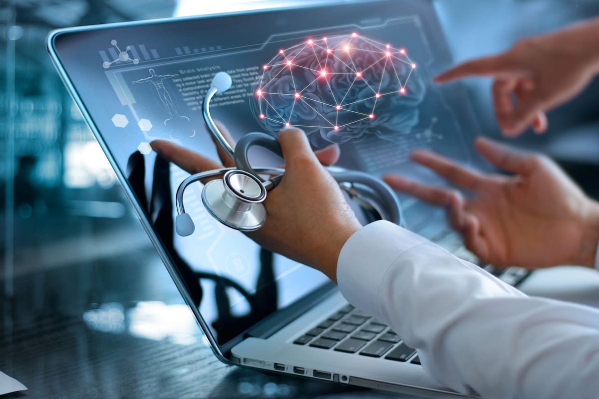 El método propuesto por la firma Synchron utiliza un diminuto electrodo que se inserta desde una vena yugular, sin necesidad de una cirugía cerebral invasiva