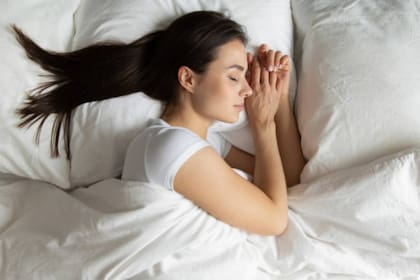 El método que sirve para lograr un correcto descanso, en simples pasos