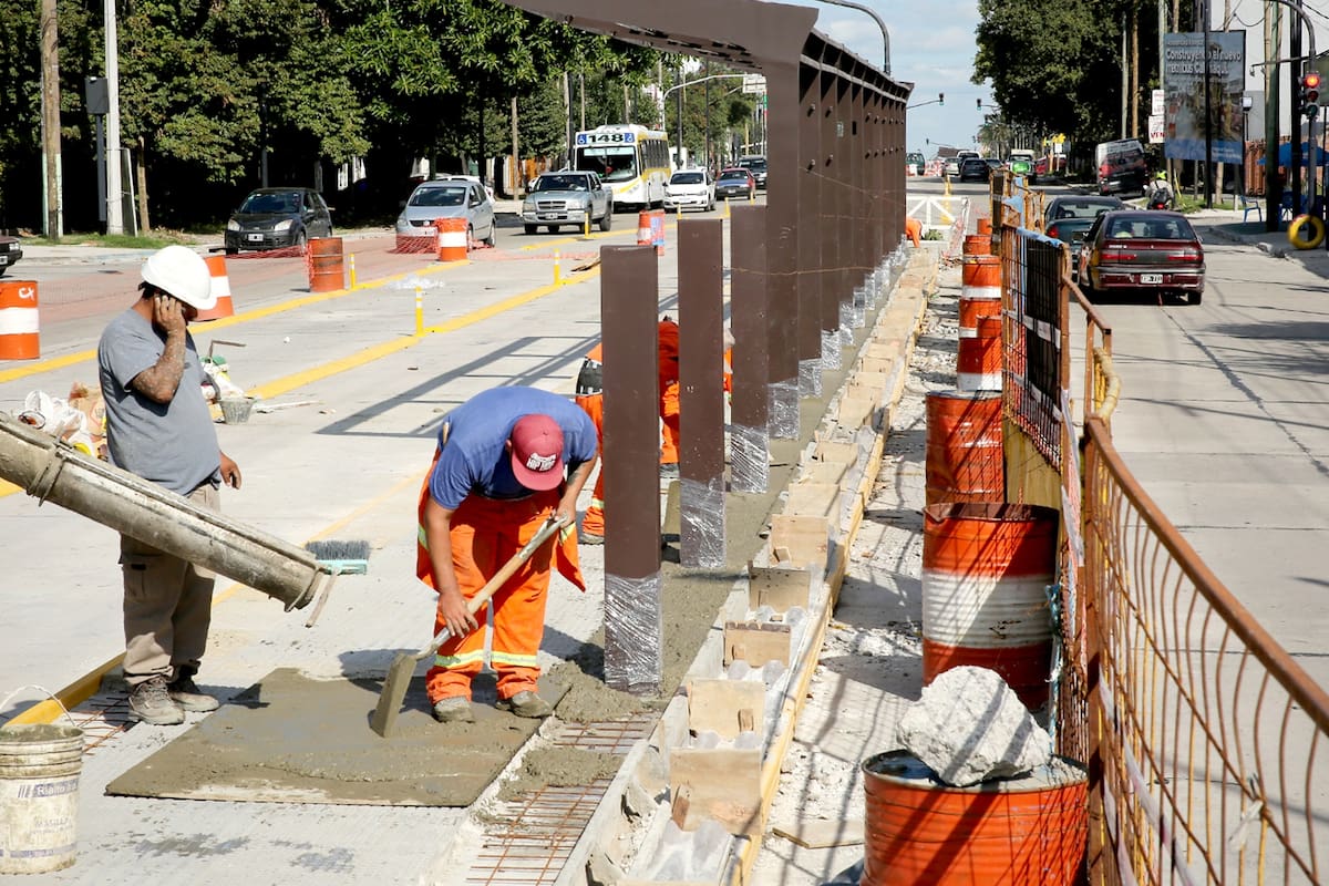 El metrobús de Calchaquí, clave para el intedente; los candidatos del Pj dicen que se hizo sin planificación y sin priorizar la realidad social local