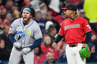 Rays aprovechan errores y ganan 7-3 ante Guardianes para igualar la Serie de Campeonato