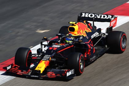 El mexicano Sergio Checo Pérez, nuevo compañero de garaje de Max Verstappen en Red Bull Racing; en Mercedes admiten que la pareja podrá ofrecerle la consistencia que la escudería de Milton Keynes no logró con los jóvenes Alex Albon y Pierre Gasly